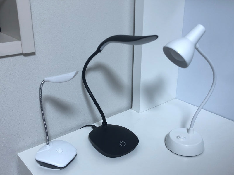 110円~550円まで! プチプラ「 スタンドライト」3種を徹底比較