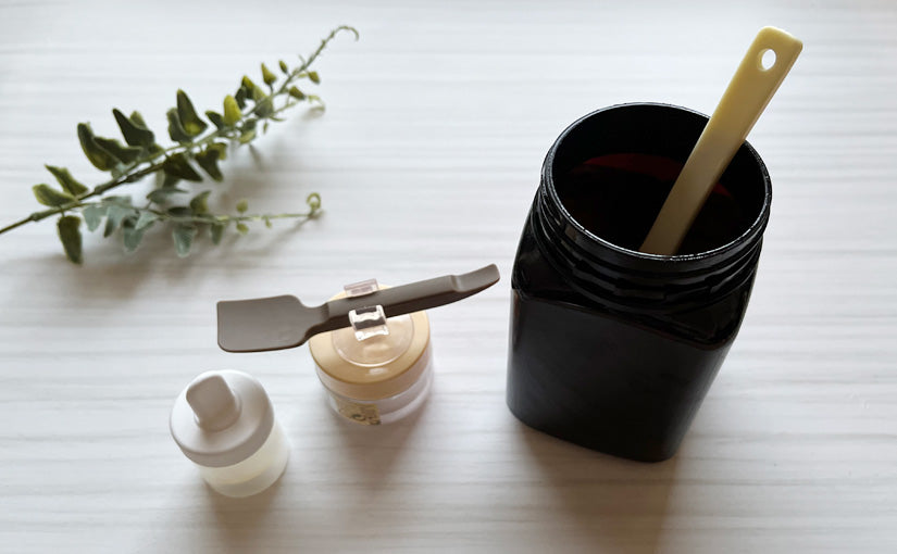 最後までムダなく! 容器の底からほじくりだす100均スパチュラ5選