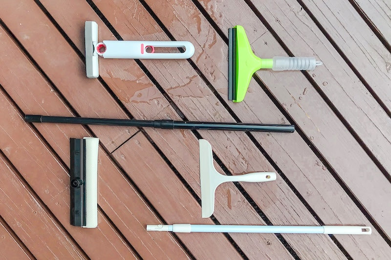 窓掃除からお風呂場のカビ防止まで! 100均の水切り・吸水アイテム