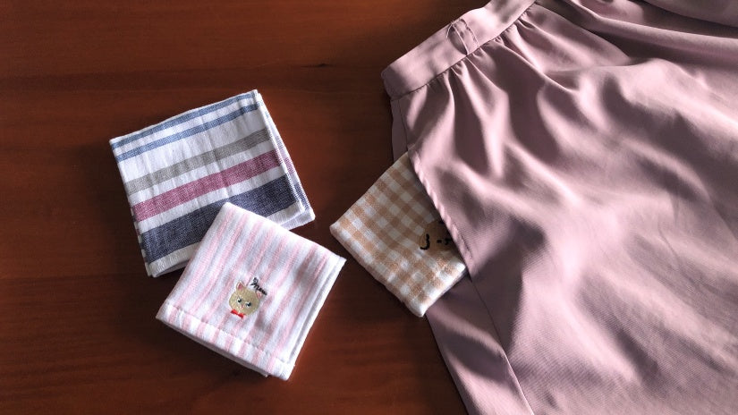 もう手放せない! 100均ワッツの「ガーゼハンカチ」は表ガーゼ&裏パイル