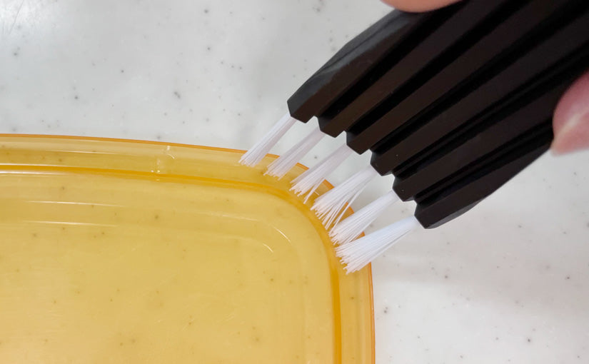 100均ワッツで見つけた「すき間専用」掃除道具3選