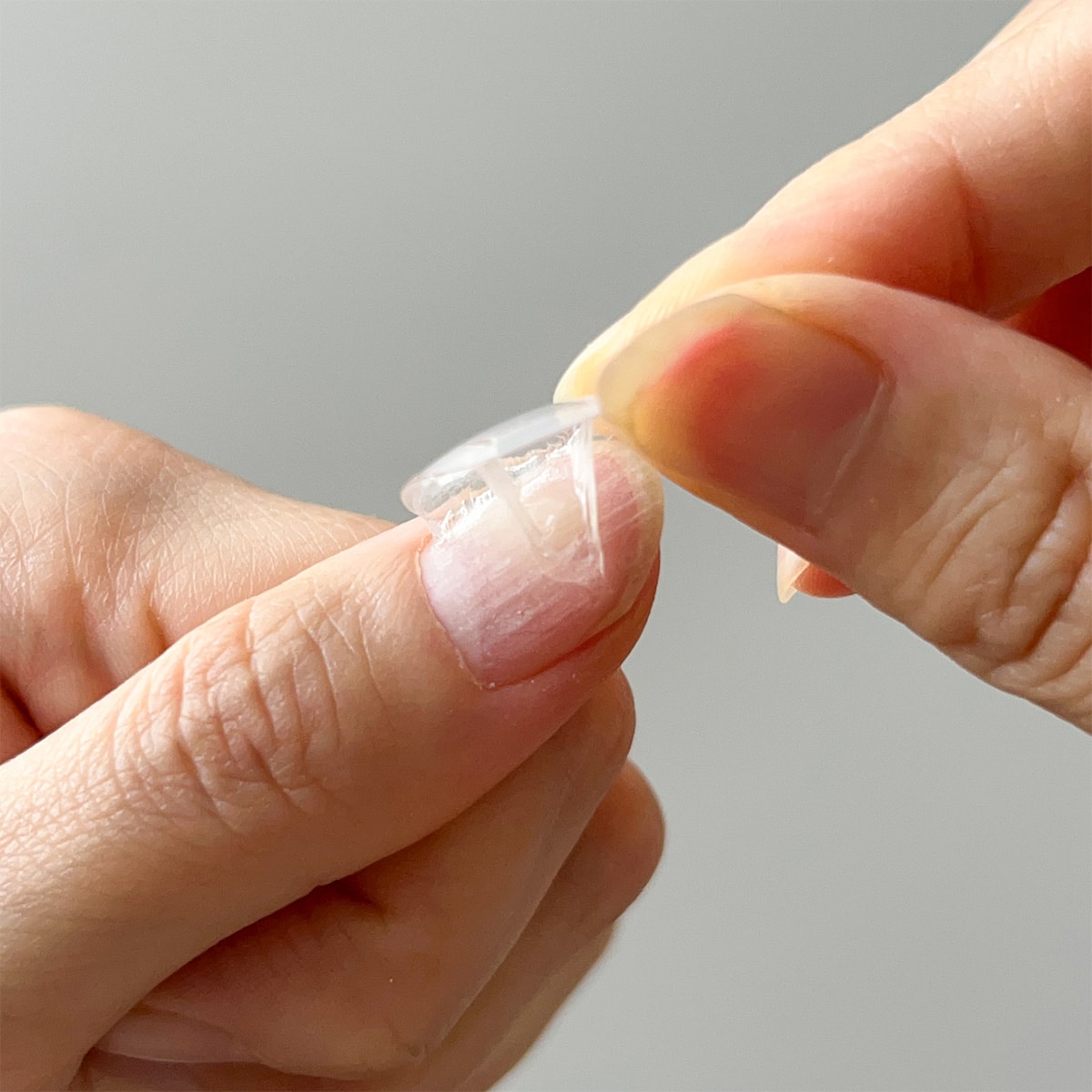 付け爪 ネイルチップ オーバルネイルチップ クリア 50枚入り 012354