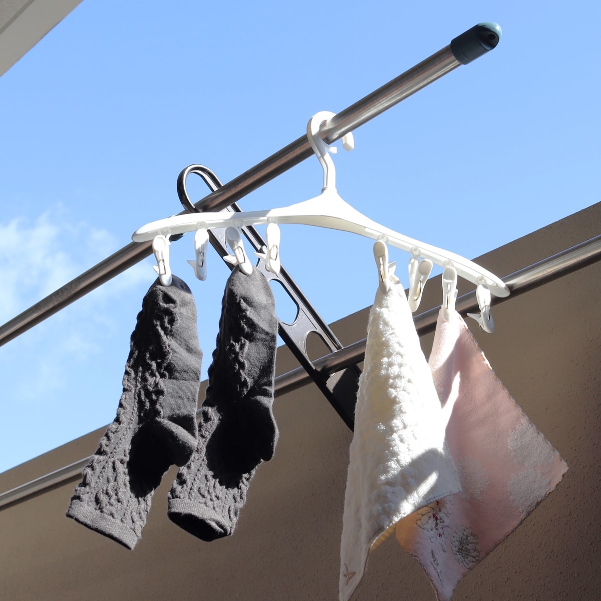 ピンチハンガー 洗濯ハンガー 物干しハンガー ランドリーピンチ Ramo ピンチハンガー ピンチ8個付 ホワイト 017651