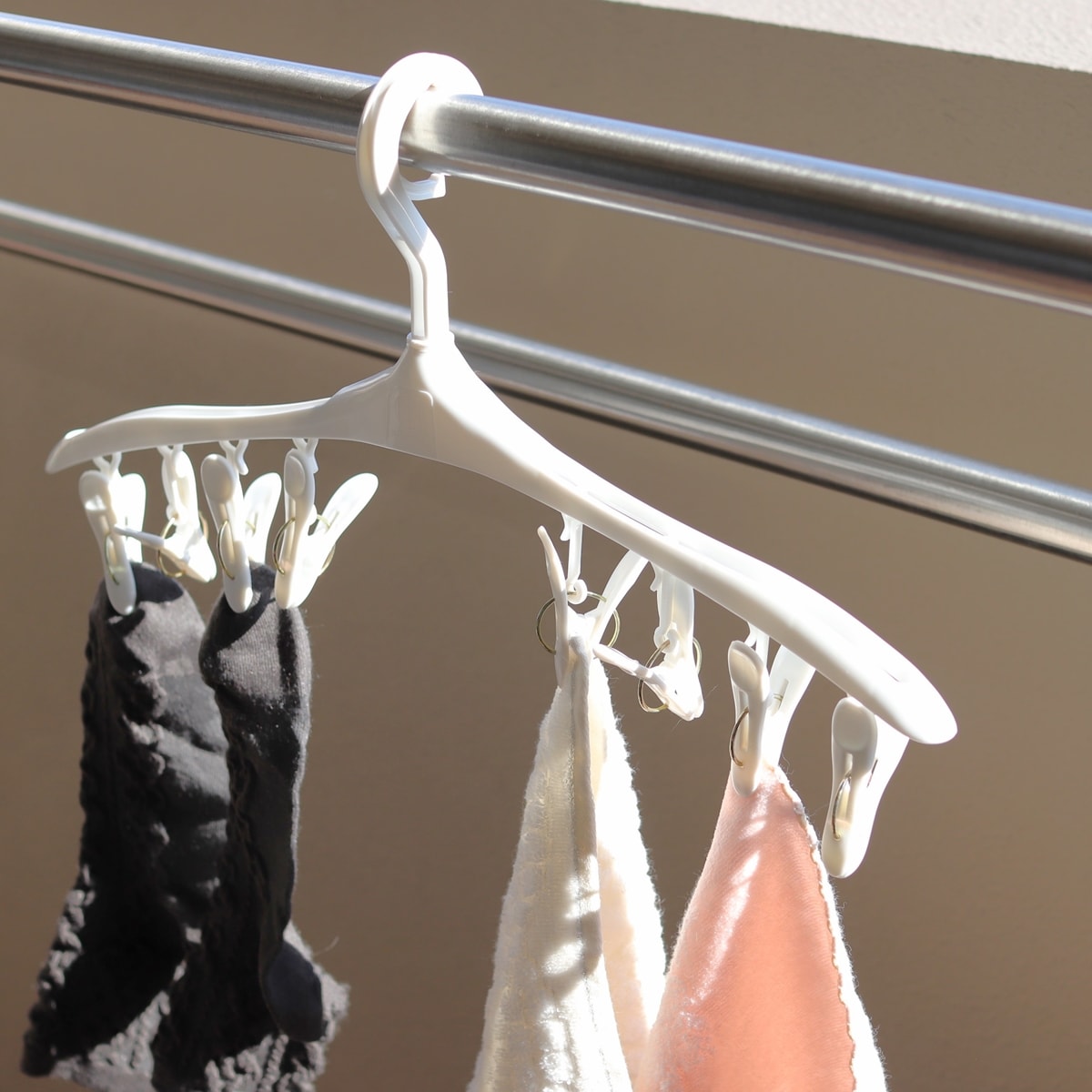 ピンチハンガー 洗濯ハンガー 物干しハンガー ランドリーピンチ Ramo ピンチハンガー ピンチ8個付 ホワイト 017651