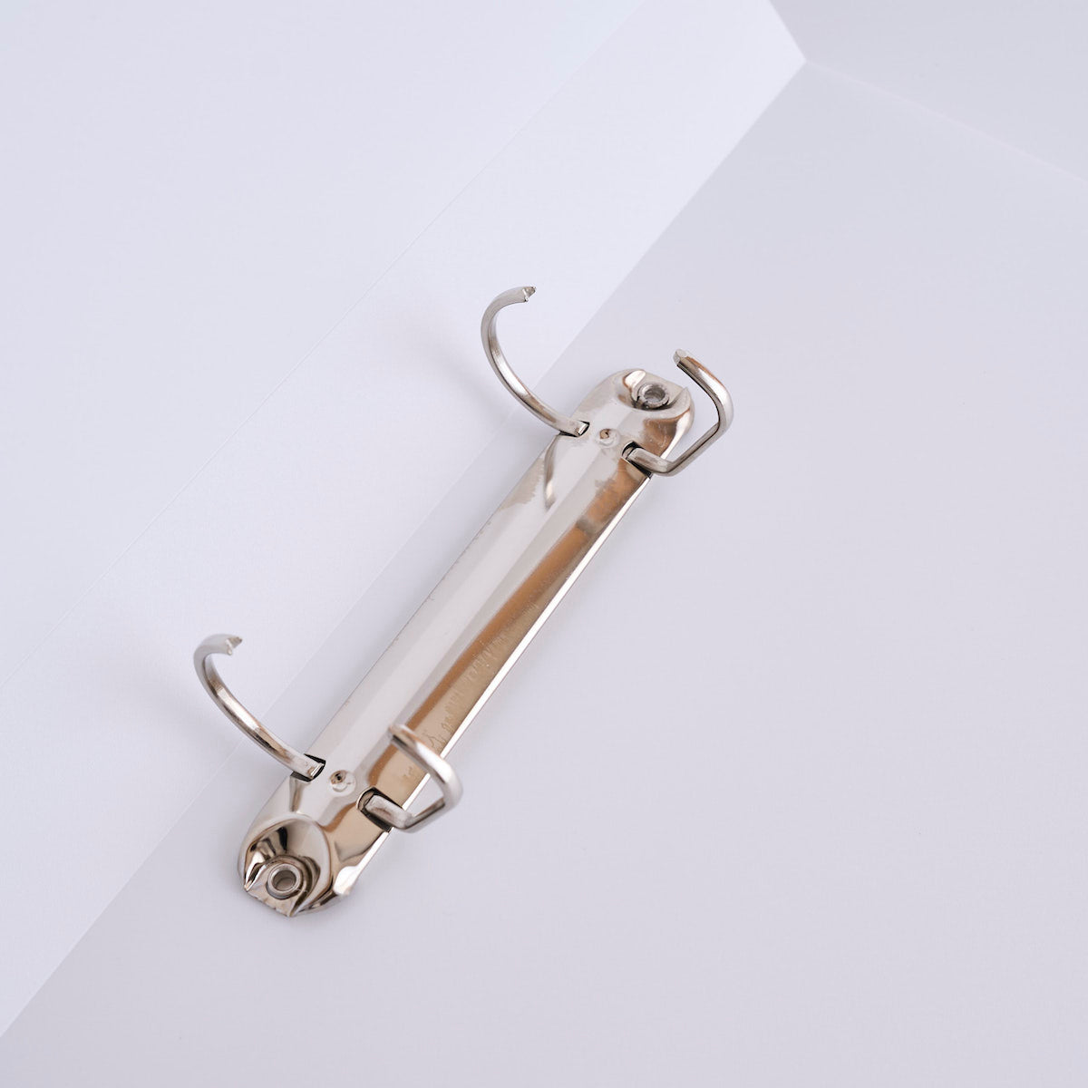 リング式ファイル D型リングファイル PB.A4 Dリングファイル 2穴 ホワイト 046008