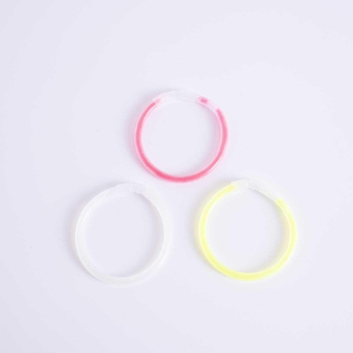 光るブレスレット3本入 (グリーン・ブルー・ピンク) 338545