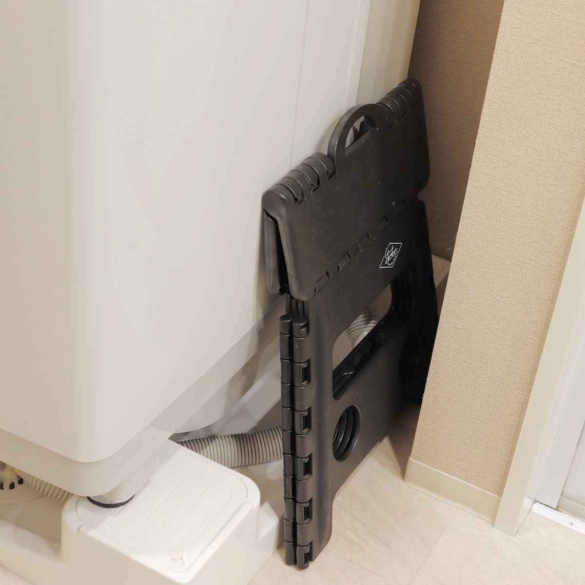 【在庫限り】踏み台 折りたたみ式 ステップチェア 脚立 STスツール ステップツール H32cm ブラック 347769