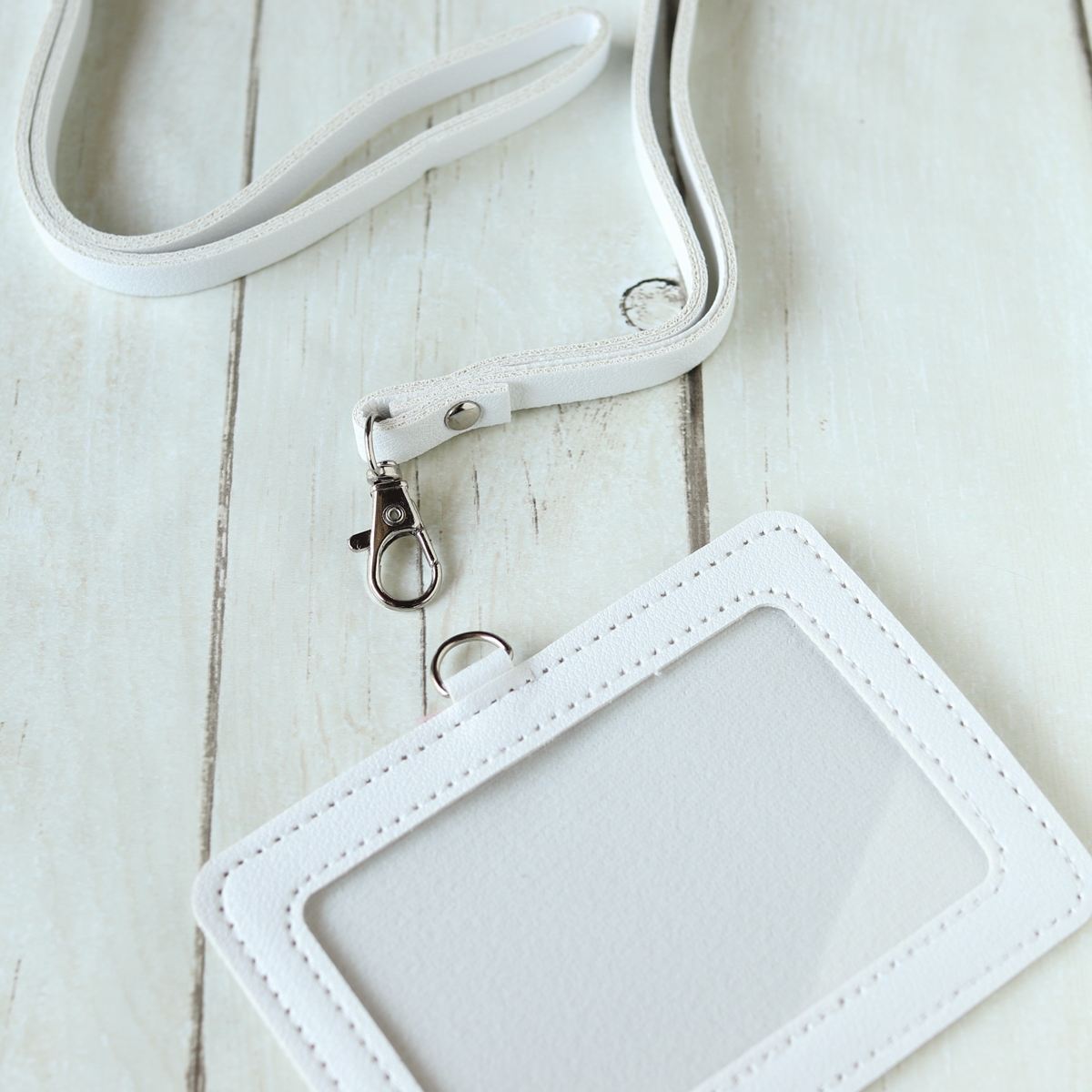 ネームホルダー 名札ホルダー ストラップ付名札ケース ホワイト 352098