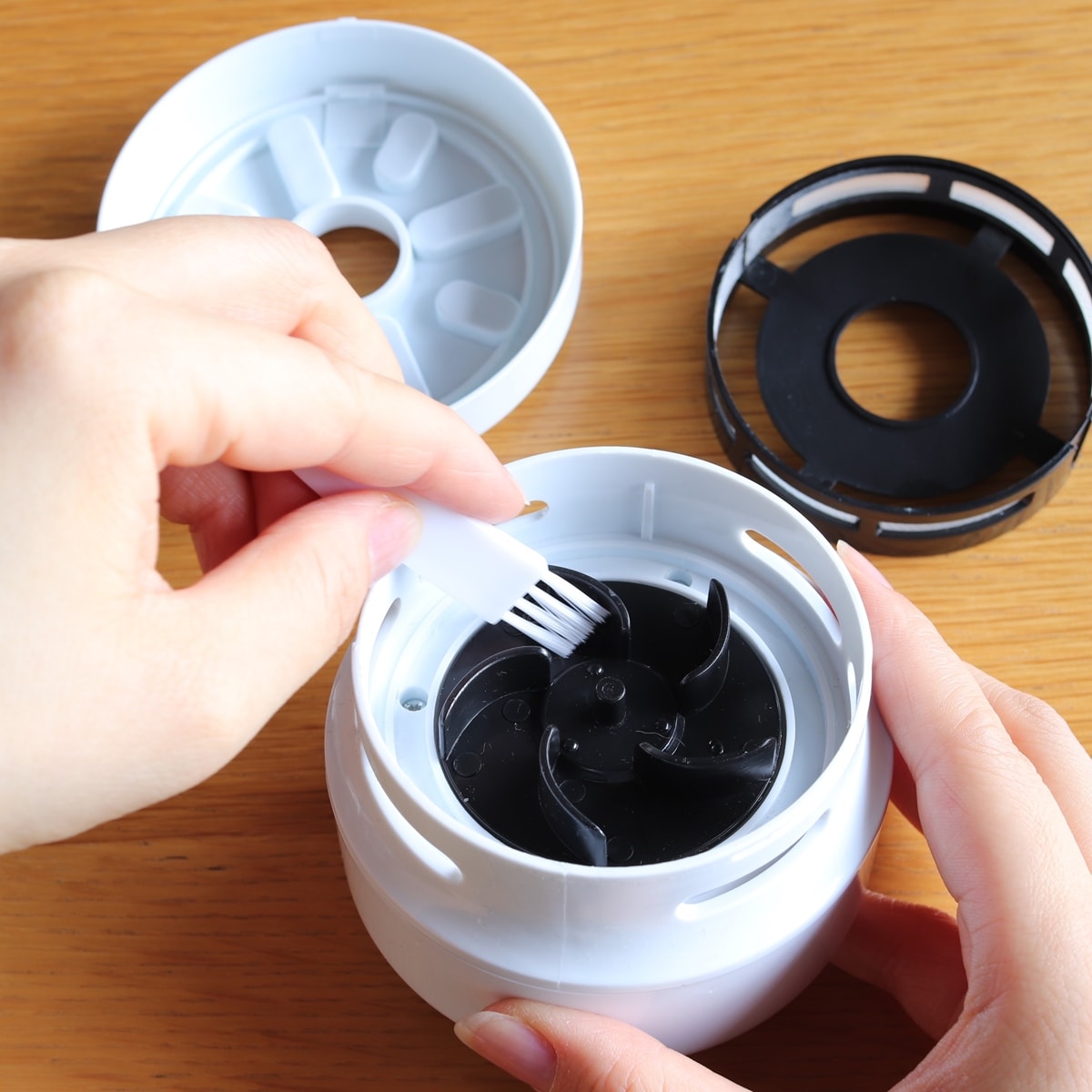 卓上クリーナー 卓上掃除機 コンパクトデスククリーナー ミニクリーナー コードレス ホワイト 355875