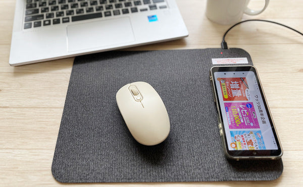 1,100円で1台3役の「マウスパッド付ワイヤレス充電器」