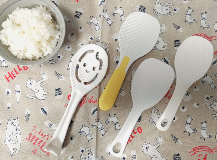 しゃもじ こびりつきにくいライススプーン サービングスプーン ライスサービングスプーン 耐久性 耐熱 頑丈 しゃもじ こびりつきにくいライススプーン  サービングスプーン ライスサービングスプーン 耐久性 耐熱 頑丈 サクライ シャラクモノ Kシリーズ スープ スプーン ... しゃもじ 家庭用しゃもじシリコンライスサービングスプーン 耐久性 耐熱 頑丈