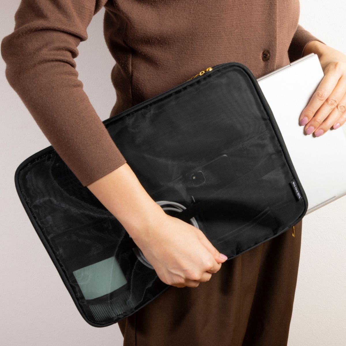 Tokinone PB.ノートパソコンケース メッシュ 13インチ ブラック 003901