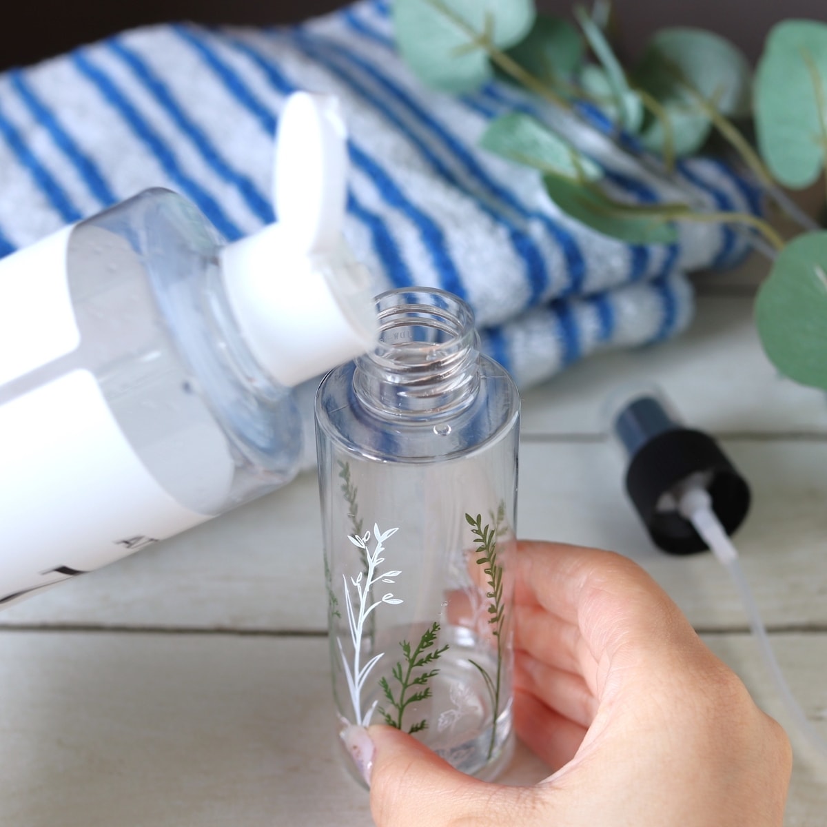 トラベルボトル 詰め替え容器ミストボトル ボタニカル柄 100ml　005341