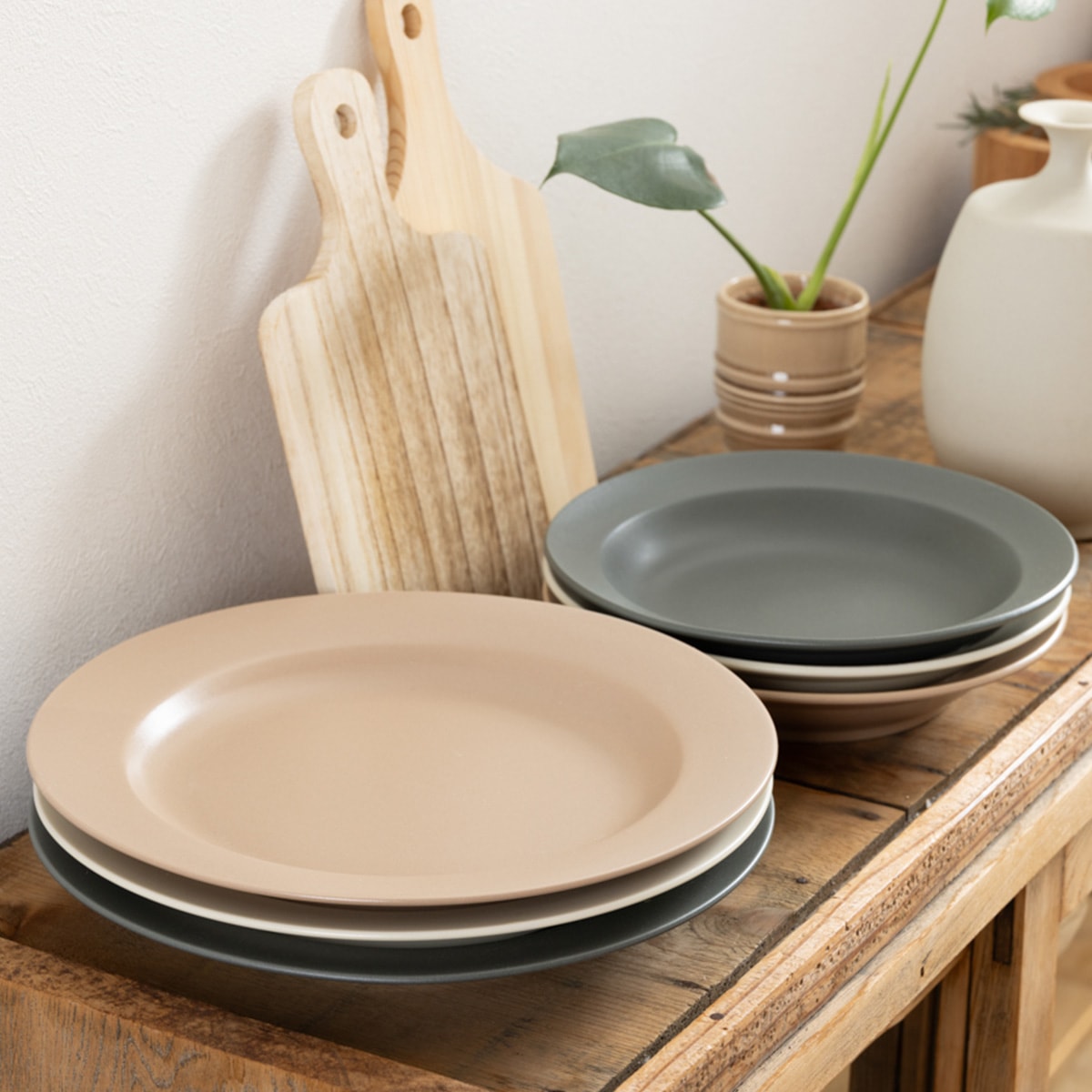 新品　未使用　パスタ皿　虎　とんぼ　カズコロッシュ　ブルー&ホワイト ボタニカル パスタ皿 22cm | aito製作所 | 美濃焼・瀬戸焼を中心