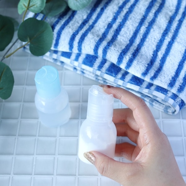 トラベルボトル 詰め替え容器ワンタッチプッシュボトル 2P 50ml　053195