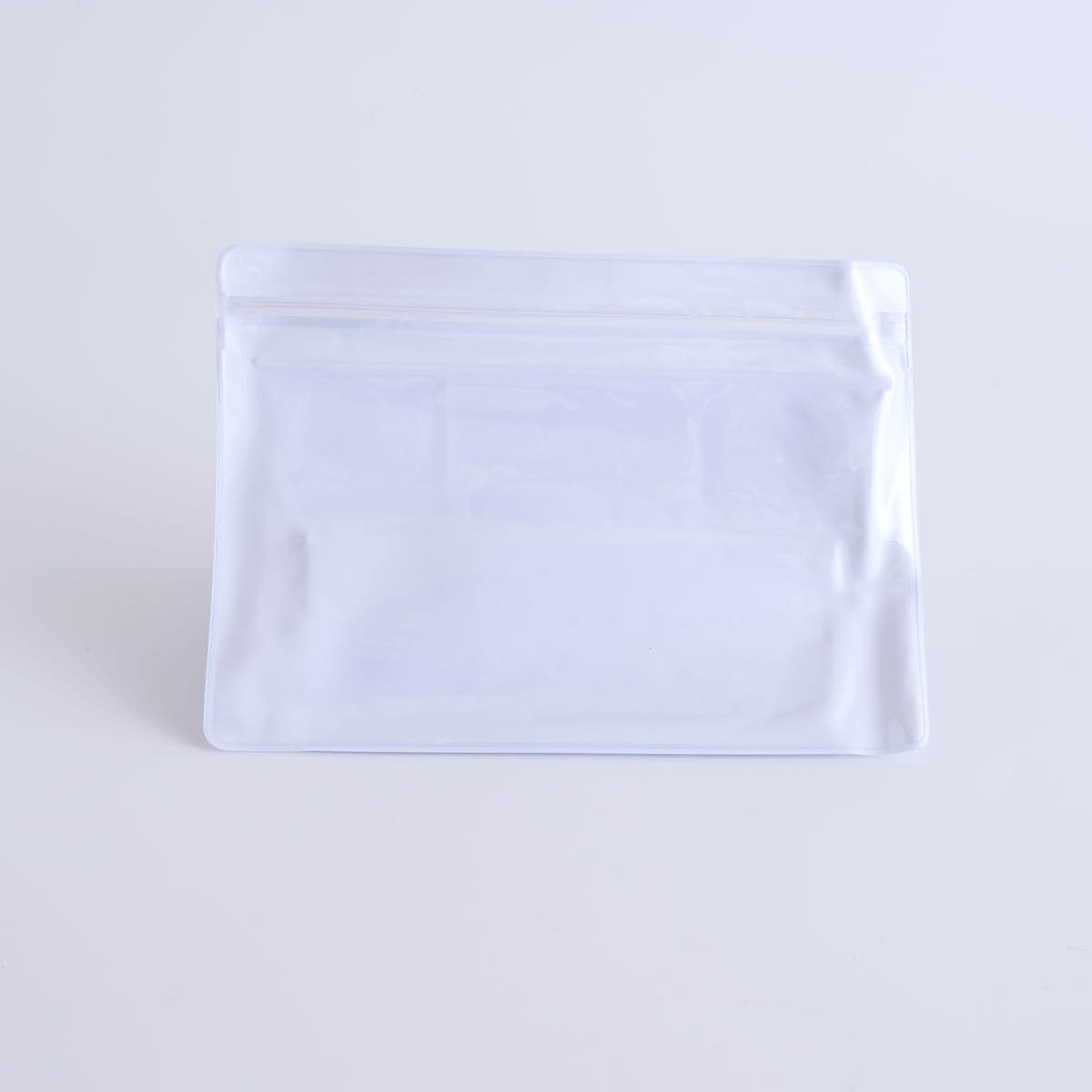 縦置き横置きスタンド付スマホ用防水ソフトケース 355929